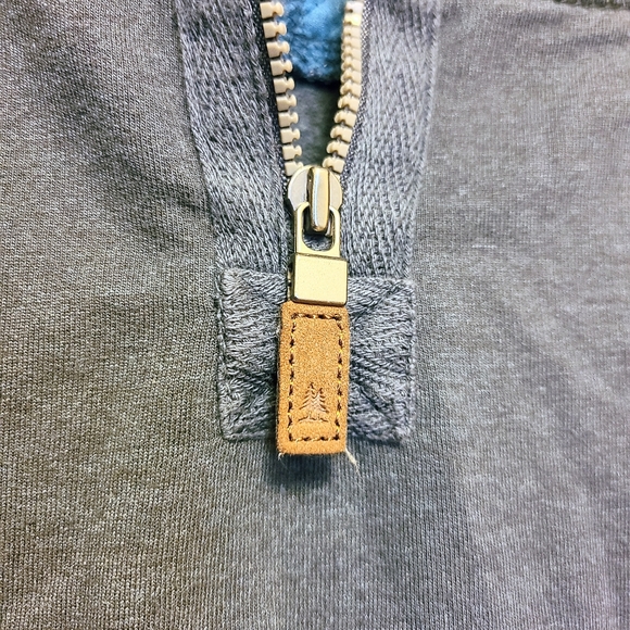 G.H. Bass & Co. Super Soft Dark Grey Quilted Top Pullover Trail Gear Sweatshirt - Picture 6 of 6